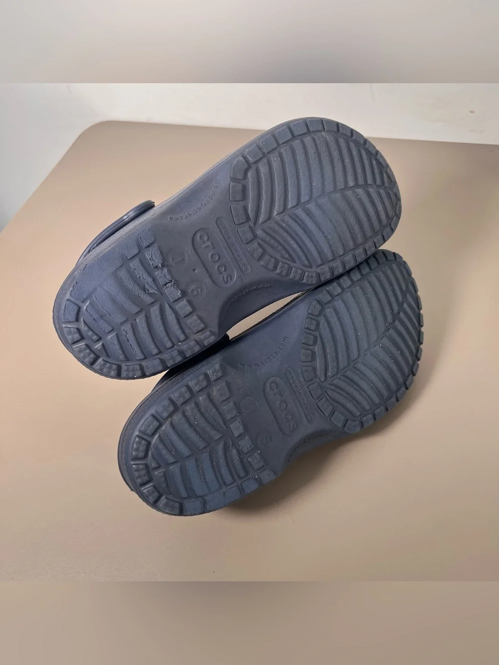 CROCS Blue Navy Classic Clogs  Unisex Kids Juniors Size 6